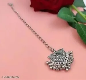 mahendi design tikka