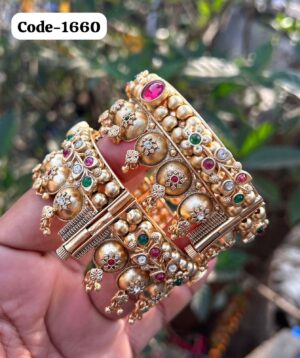 Women Stylish Bangle
